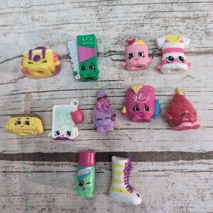 Lot of 11 Shopkins Figures